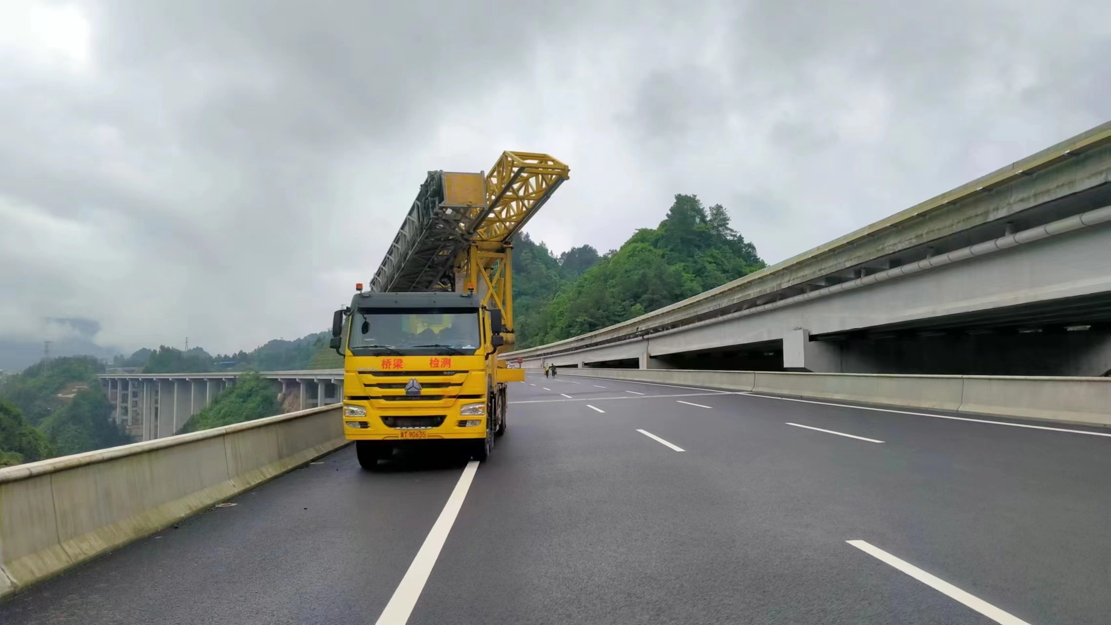 橋梁檢測(cè)車(chē)租賃 圖片4